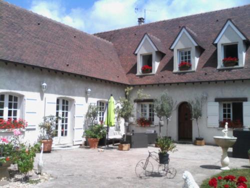 Seraincourt Bed & Breakfast | Relax at Le Relais De Dalibray with Oceanfront Views