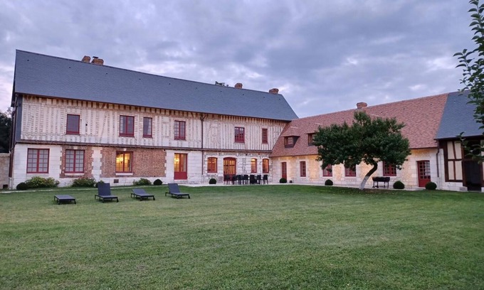 Sahurs House | Family-Friendly Retreat at Le Relais de Poste - Sahurs