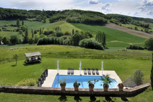Penne-d'Agenais Bed & Breakfast | Pet-Friendly Retreat at Le Relais de Roquefereau, 4-Star Gem