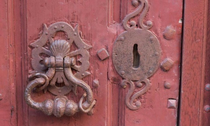 Ville Haute Bed & Breakfast | Family-Friendly Retreat at Le Relais de Saint Jacques