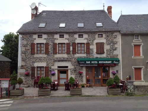 Faverolles Hotel | Pet-Friendly Retreat at Le Relais des Sites - Guest Rated 8.5