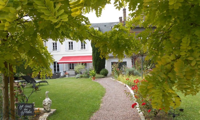 Evreux Bed & Breakfast | Discover LE RELAIS DU BON'EURE - Family-Friendly Retreat