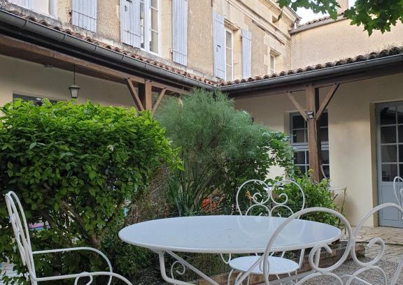 Oiron Bed & Breakfast | Welcoming Le Relais du Chateau with Pool & Pet-Friendly Options
