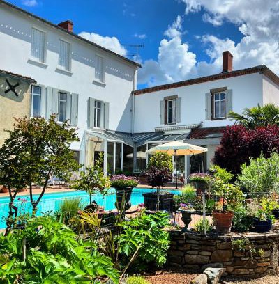 Saint-Fulgent Bed & Breakfast | Oceanfront Comfort at Le Relais du Puy - Rated 10/10