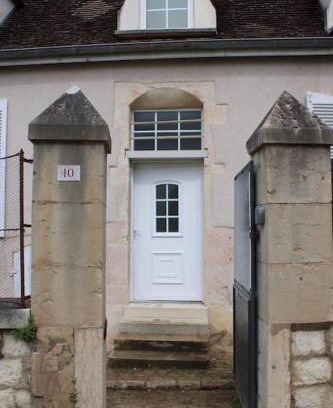Premeaux-Prissey Apartment | Pet-Friendly Retreat at Le Relais for the Whole Family