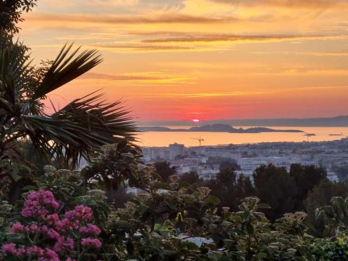 Le Redon House | Stunning Ocean View at Le Relais Perché - 4-Star Retreat