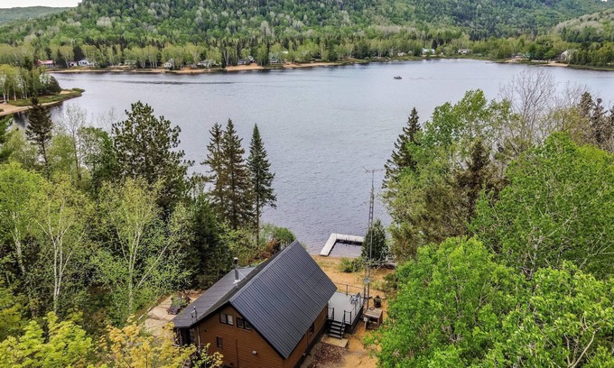 Mandeville Ski Chalet | Escape to Le Renard: Nature Retreat with Private Beach