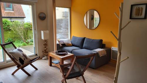 Wissant Apartment | Oceanfront Haven: Le Repère des Surfeurs, Rated 9/10