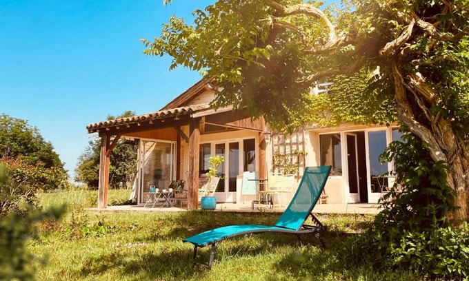 Saint-Frajou Bed & Breakfast | Enchanting Stay at Le Repaire de la Rêveuse - 9.4/10 Rating