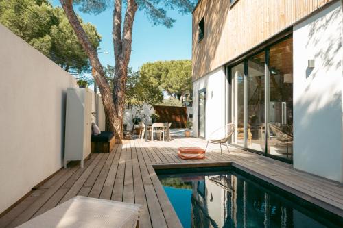 Saint-Jean-de-Vedas Villa | Discover Le Resort: Elite Villa with Pool & Pet-Friendly