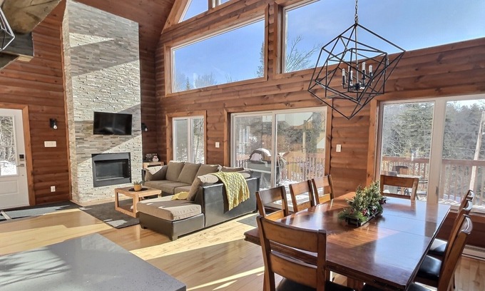 Wentworth-Nord Ski Chalet | Indulgent Retreat at Le Retour aux Souches with Spa & Sauna