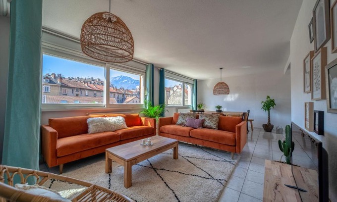 Quartier Hyper-Centre Apartment | Remarkable Le Reverso: Duplex with Incredible Views