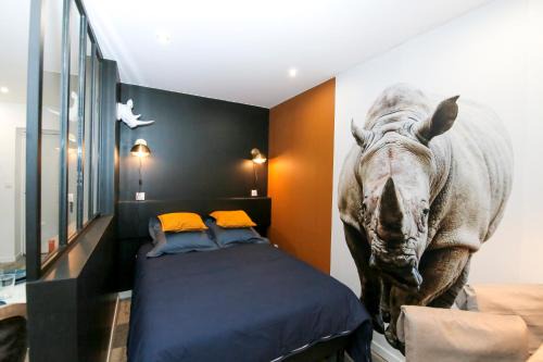 Saint-Roch - Badouillere - Chavanelle Apartment | Chic and Cozy Retreat at Le Rhinocéros with Free Wifi