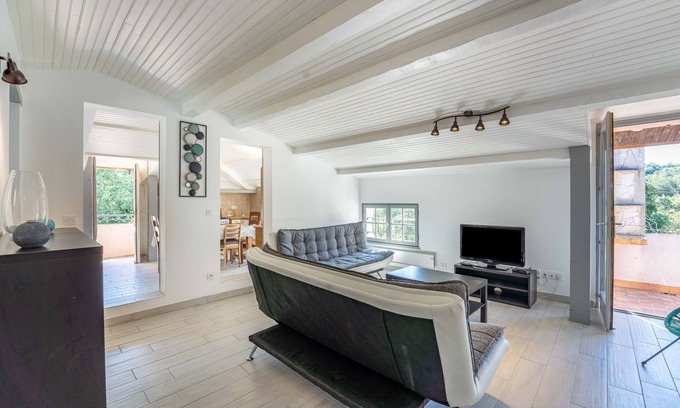 Salavas Apartment | Cozy Le Rieusset 2 - Family-Friendly Apartment with Pool
