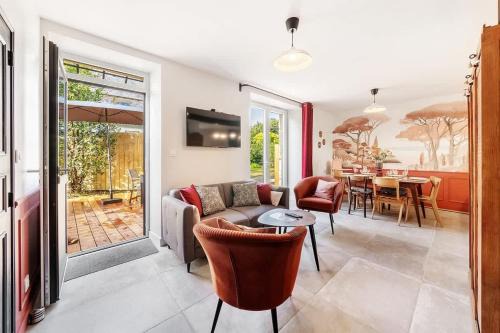 Cancale House | Discover Le Rocher: Family-Friendly Stay with Garden & Parking