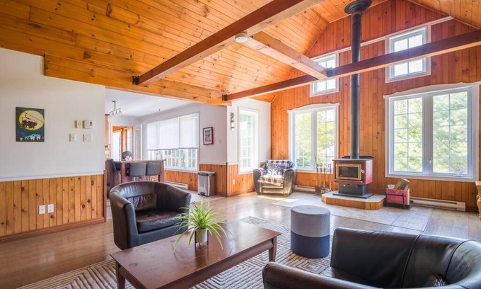 St-Adolphe-d'Howard Ski Chalet | Pet-Friendly Retreat at Le Rocher - St-Adolphe Hotel