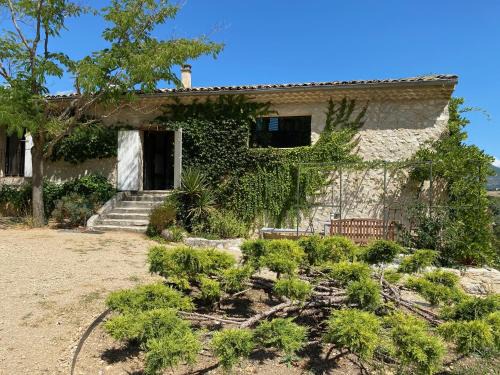 Sisteron House | Pet-Friendly Retreat at Le Roet with a 9.1/10 Rating