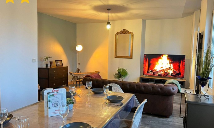 Gare Apartment | Inviting Le Roof Top Jacquard: Family-Friendly & Breakfast Included
