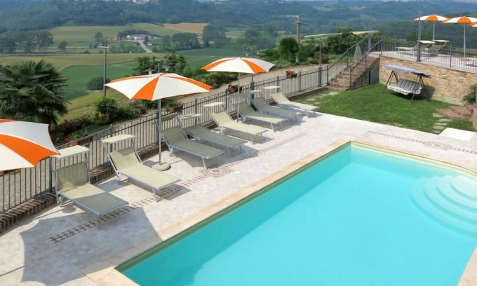 Cossombrato Apartment | Exceptional Le Rose d'Antan with Spa and Pool Amenities