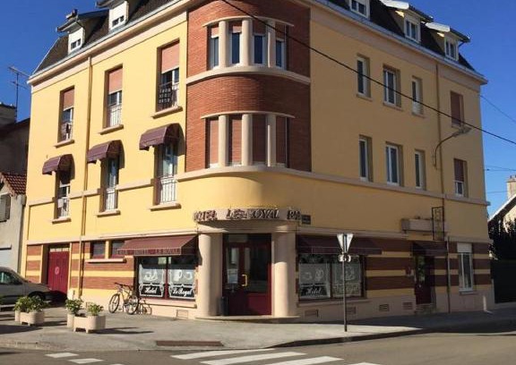 Chaumont Hotel | Pet-Friendly Le Royal: Guest Rated 8.7/10 with Dining
