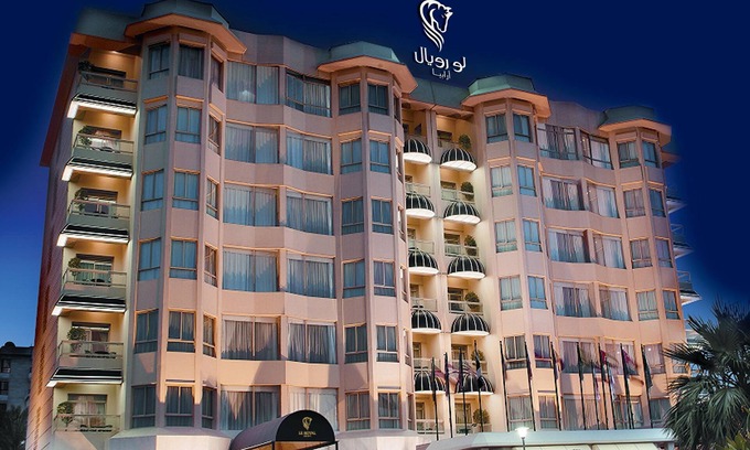 Bneid Al Qar Hotel | Relaxing Retreat at Le Royal Hotel: Pool & Spa Awaits