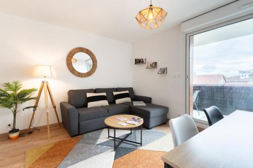 Minimes - Barriere de Paris Apartment | Relaxing Le Rubens: Quiet Apartment with Parking & Breakfast