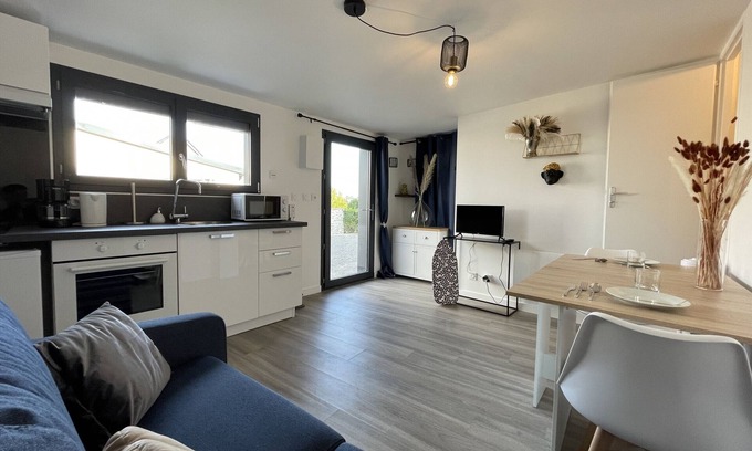 Le Mans Apartment | Le Ruby - Centre: Cozy Stay with Kitchen & Spa Amenities