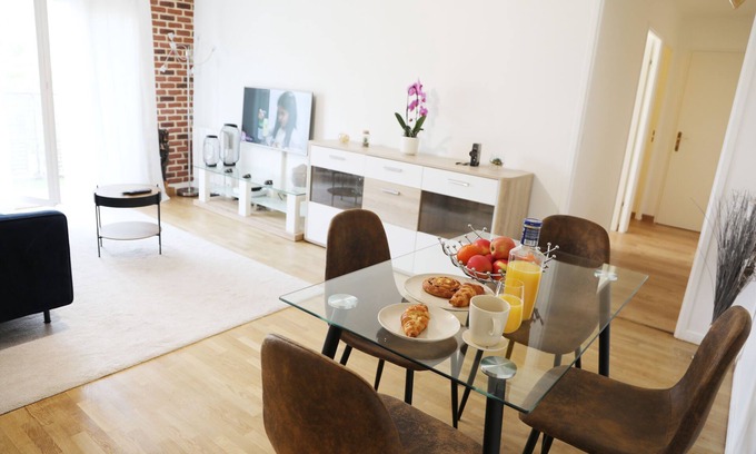 Saint-Cyr-l'Ecole Apartment | Discover Le Saint Cyrien: Family-Friendly Retreat Near Paris