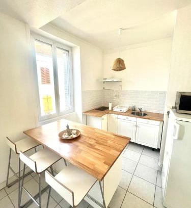 Saint-Florentin Apartment | Pet-Friendly Retreat at Le Saint Flo' for Family Getaways