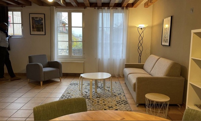 Auxerre Apartment | Discover Le Saint-Nicolas: City View Apartment with Kitchen