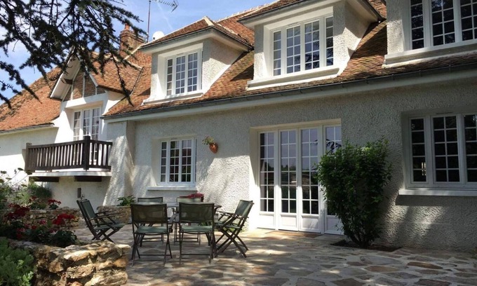 Villenauxe-la-Grande House | Pet-Friendly Getaway at Le Saint Vincent I in Villenauxe