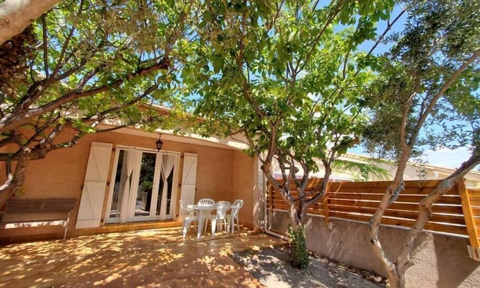 Sigean House | Relax at Le Salvador with Spa, Breakfast & Family Comfort