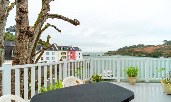Sauzon House | Le Sauzon - Breathtaking Port Views Near the Beach