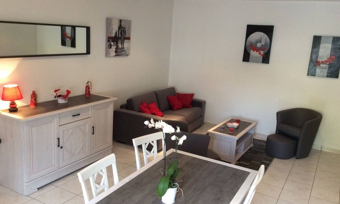 Ostheim Apartment | Discover Le Schnouki Gite: Family-Friendly with Pool & Breakfast