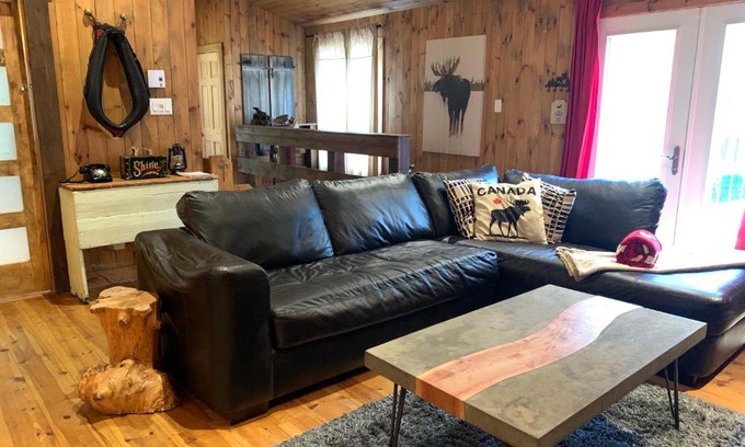 La Conception Ski Chalet | Relax at Le Shack by Escapades Tremblant with Ocean Views