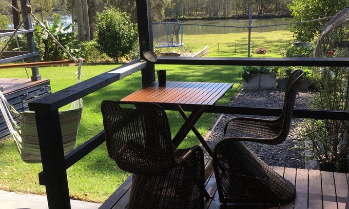 Woollamia Hotel | Pet-Friendly Le Shack Studio by the River - Rated 9.4/10
