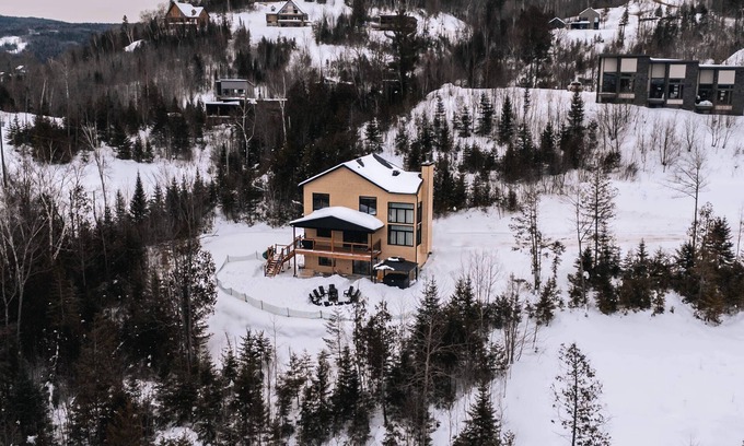 Saint Come House | Experience Le Sherpa: Spa, Hot Tub & Lake Access Awaits