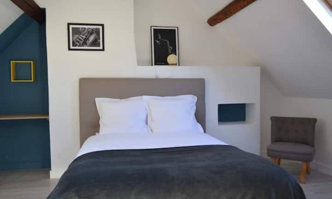 Chartres Apartment | Discover le Silencio Coeur de Ville with Cathedral Views