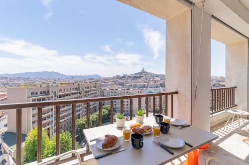 Hotel-de-Ville Apartment | Le Skyline - Family-Friendly Apartment with Terrace in Marseille