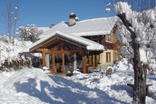 Saint-Gervais-les-Bains Ski Chalet | Pet-Friendly Stay at Le Solli with Hot Tub & High Ratings