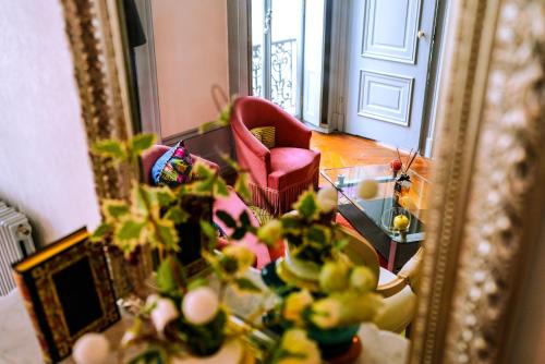 Besancon Old Town Apartment | Enjoy Family-Friendly Comfort at Le St Amour Élégant