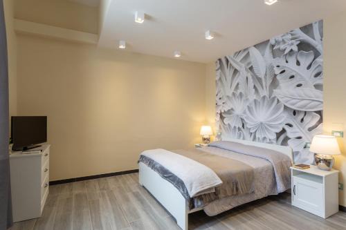 Oltrarno House | Cozy Stays at Le Stanze di Carla: Kitchen & Private Bath
