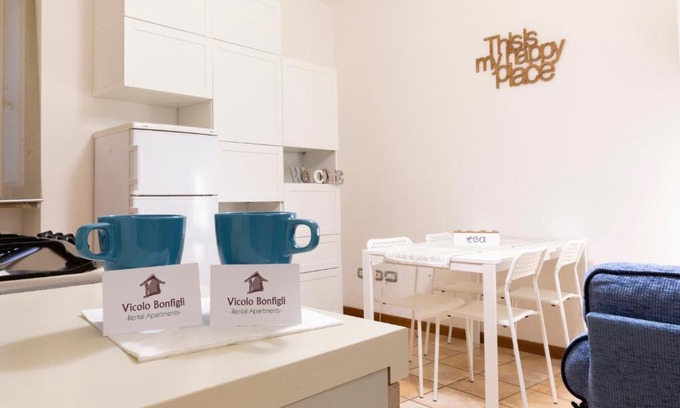 Osimo Apartment | Discover Le Stanze di Vicolo Bonfigli: Oceanfront Oasis