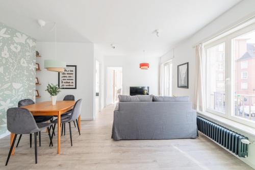 Krutenau Apartment | Stay at Le Strasbourgeois: Family-Friendly Comfort Awaits