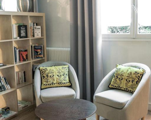 Le Kremlin-Bicetre Apartment | Family-Friendly Stay at Le Studio 1517 with High Ratings