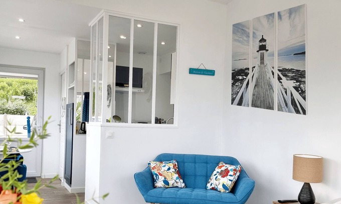Locquirec Apartment | Relax at Le Studio de l'escale - Just Steps from the Beach