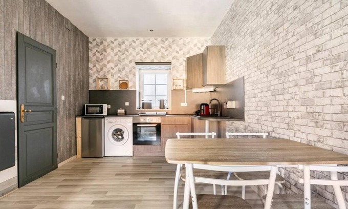 Lembach Apartment | Welcoming Le Studio: Family-Friendly Retreat Rated 9/10