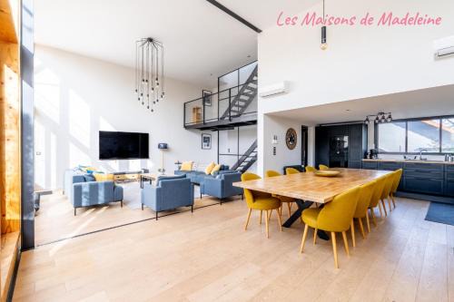 Coulmiers-Jardin des Plantes Apartment | Modern Loft with Rooftop and Outstanding Guest Rating 9.2