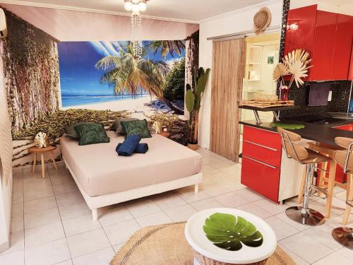 La Faviere Apartment | Cozy Oceanfront Studio Steps from La Favière Beach