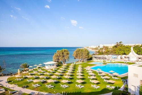 Mrezga Hotel | Experience Relaxation at Le Sultan with Oceanfront Views